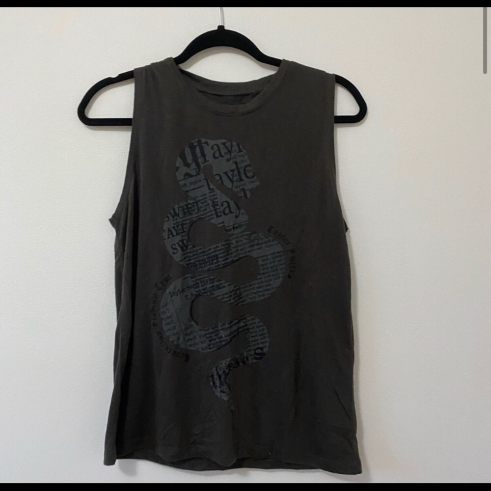 Taylor Swift reputation tour tank 🐍